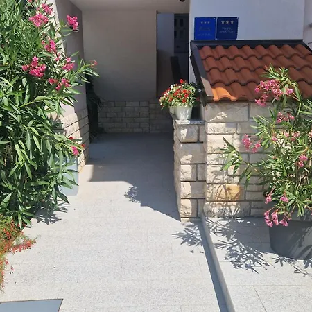 Διαμέρισμα Near The Πούλα